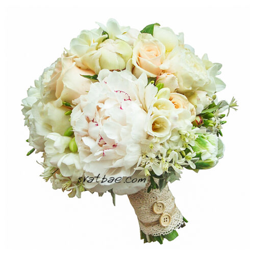 Булчински букет в бяло и кремаво Булчински букет в бяло и кремаво