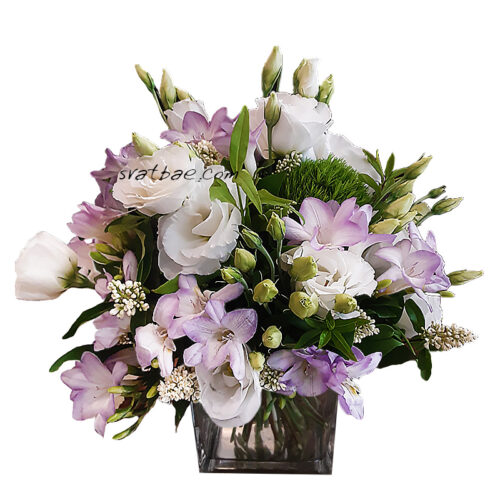 Сватбен букет с лилави фрезии