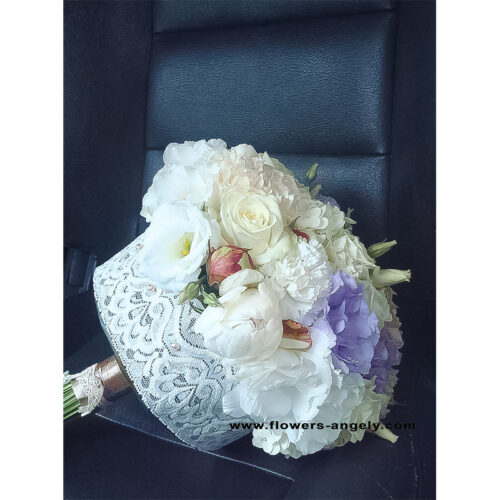 Булчински букет с дантела Булчински букет с дантела