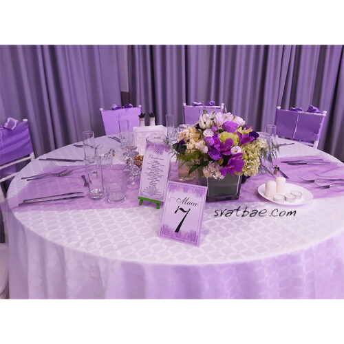 Сватбен букет в стъклен куб в лилавата гама