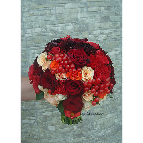 Булчински букет “Червено изящество” Булчински букет “Червено изящество”