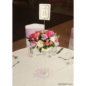 Сватбен букет в розово, лилаво и бяло