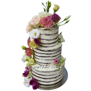 Сватбена торта с декорации от естествени цветя