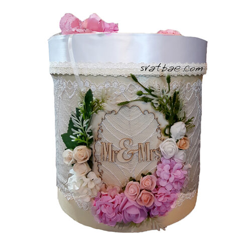 Цилиндрична кутия за подаръци ”Mr & Mrs” Цилиндрична кутия за подаръци ”Mr & Mrs”